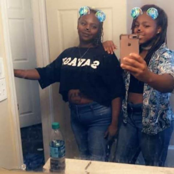 Meet your Posher, Tamira - Picture 1 of 1